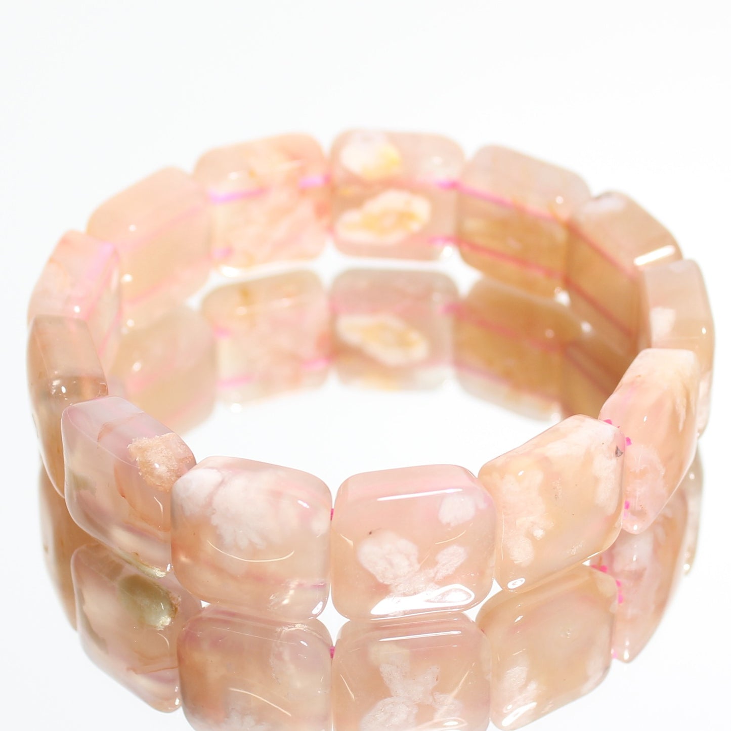 桜アゲートバングル 4A マダガスカル産 内周16.5㎝ 約15.4mm×15.4mm