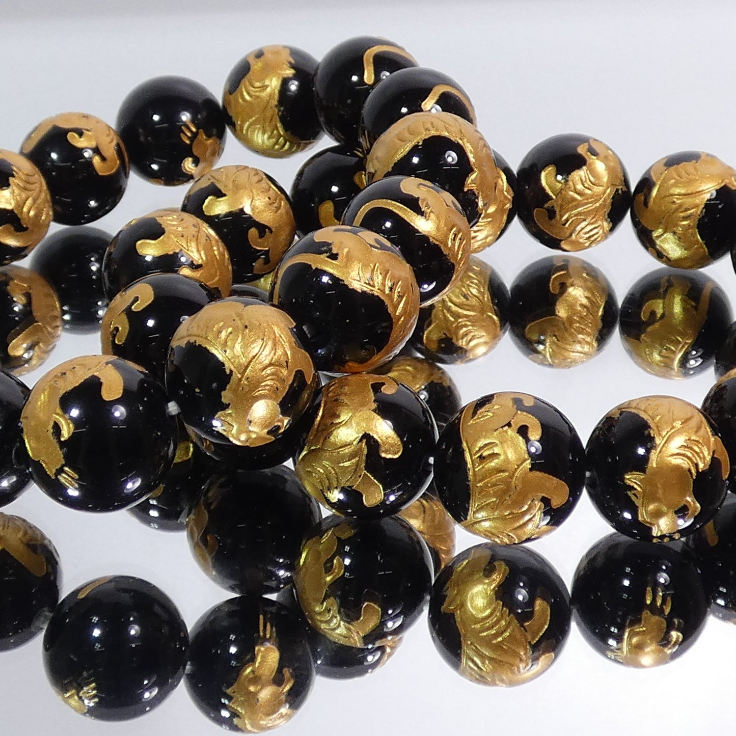 オニキス極上彫刻 西の神(白虎) ブレスレット 内周16.5㎝ 直径約14mm【B3544】