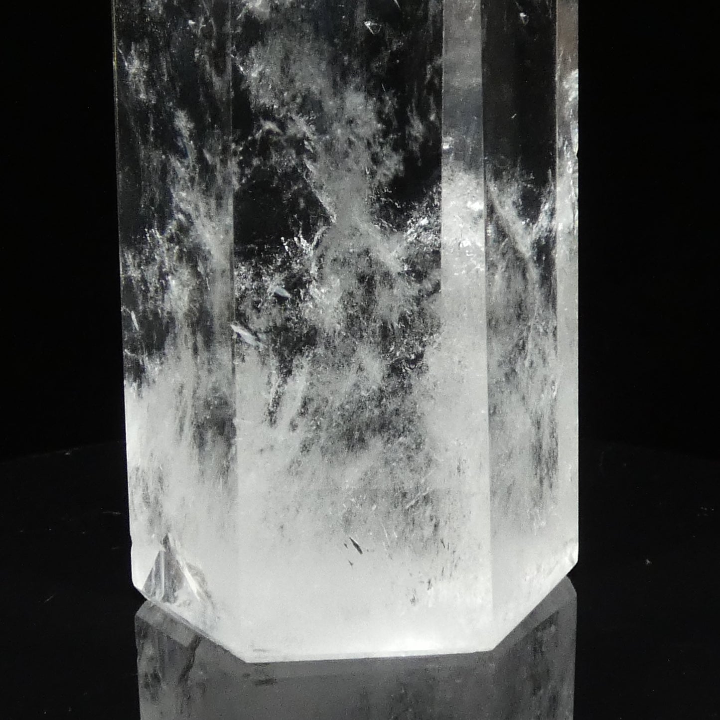 水晶ポイント ブラジル産 高さ約8.6cm 幅約3.3㎝ 奥行約3㎝ 約139g【G0105】