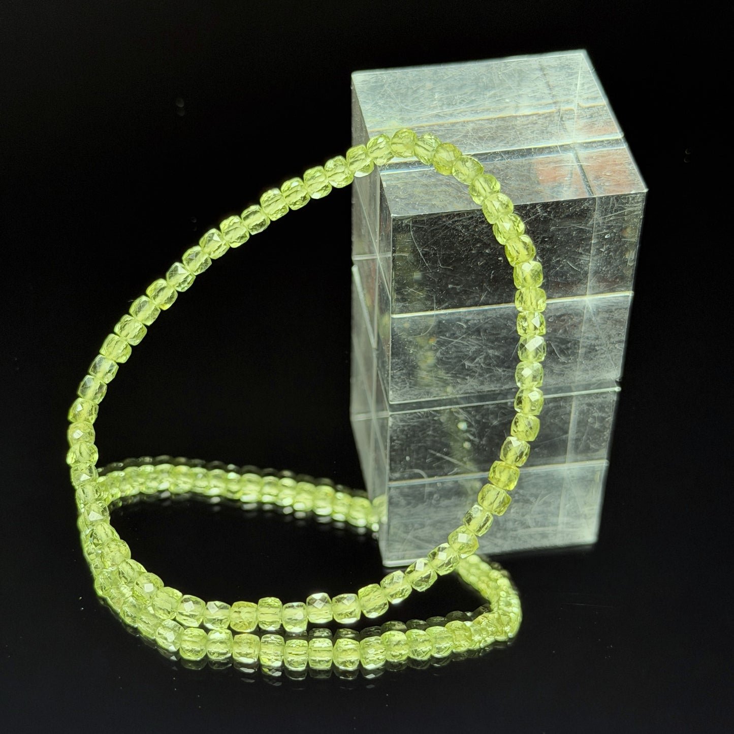 ペリドット(橄欖石) ブレスレット 5A 内周16㎝ 約3.1mm×3.0mm