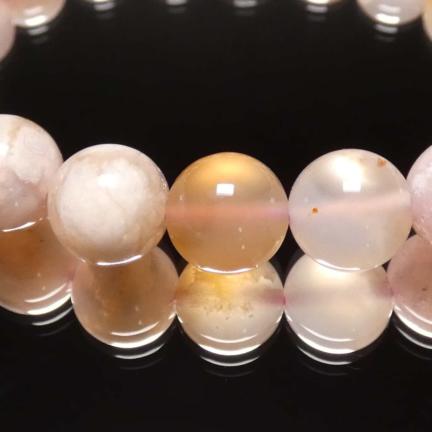 桜アゲート ブレスレット マダガスカル産 内周17㎝ 直径約10mm