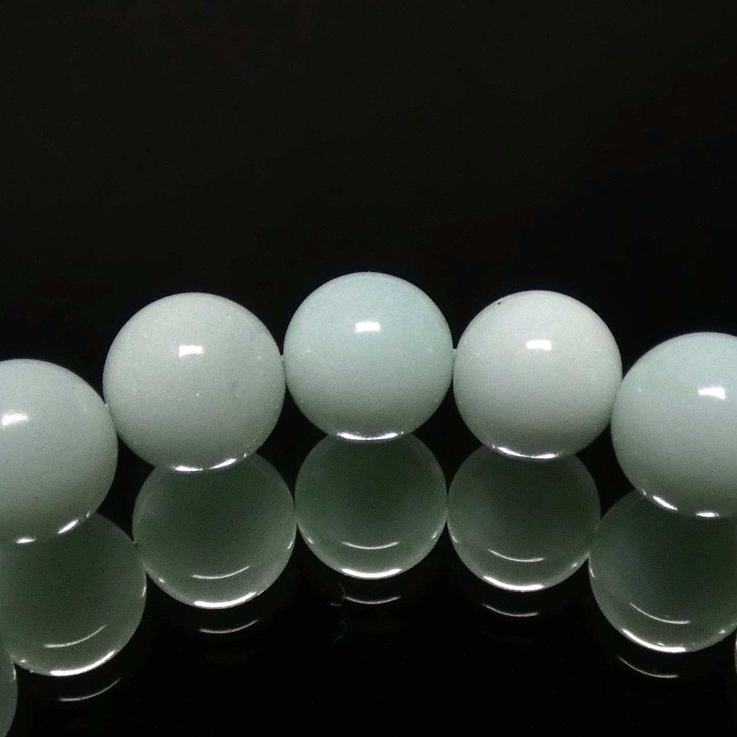 エメラルドグリーンクリソプレーズ ブレスレット オーストラリア産 2A 内周16㎝ 直径約6.8mm