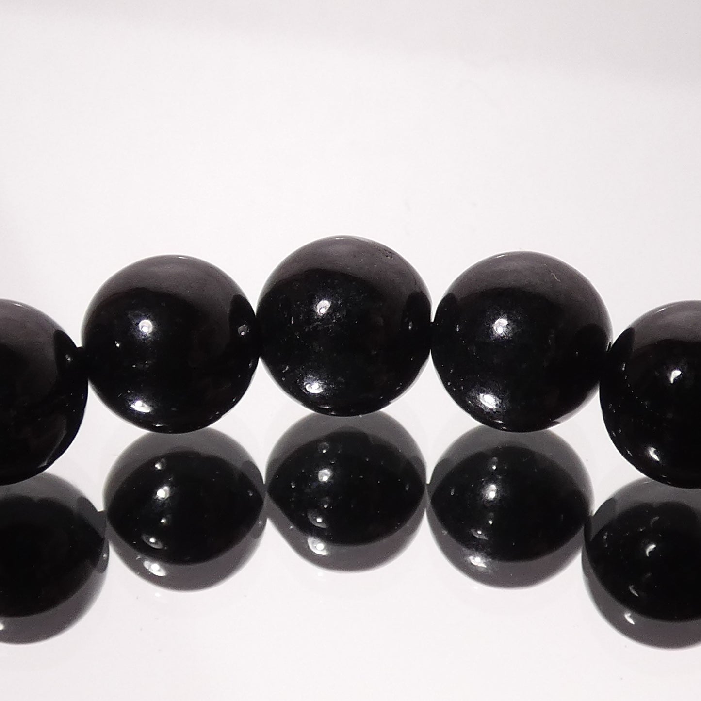 黒ヒスイ・墨翠 ブレスレット ミャンマー産 AAA 内周15.5㎝ 直径約8.1mm