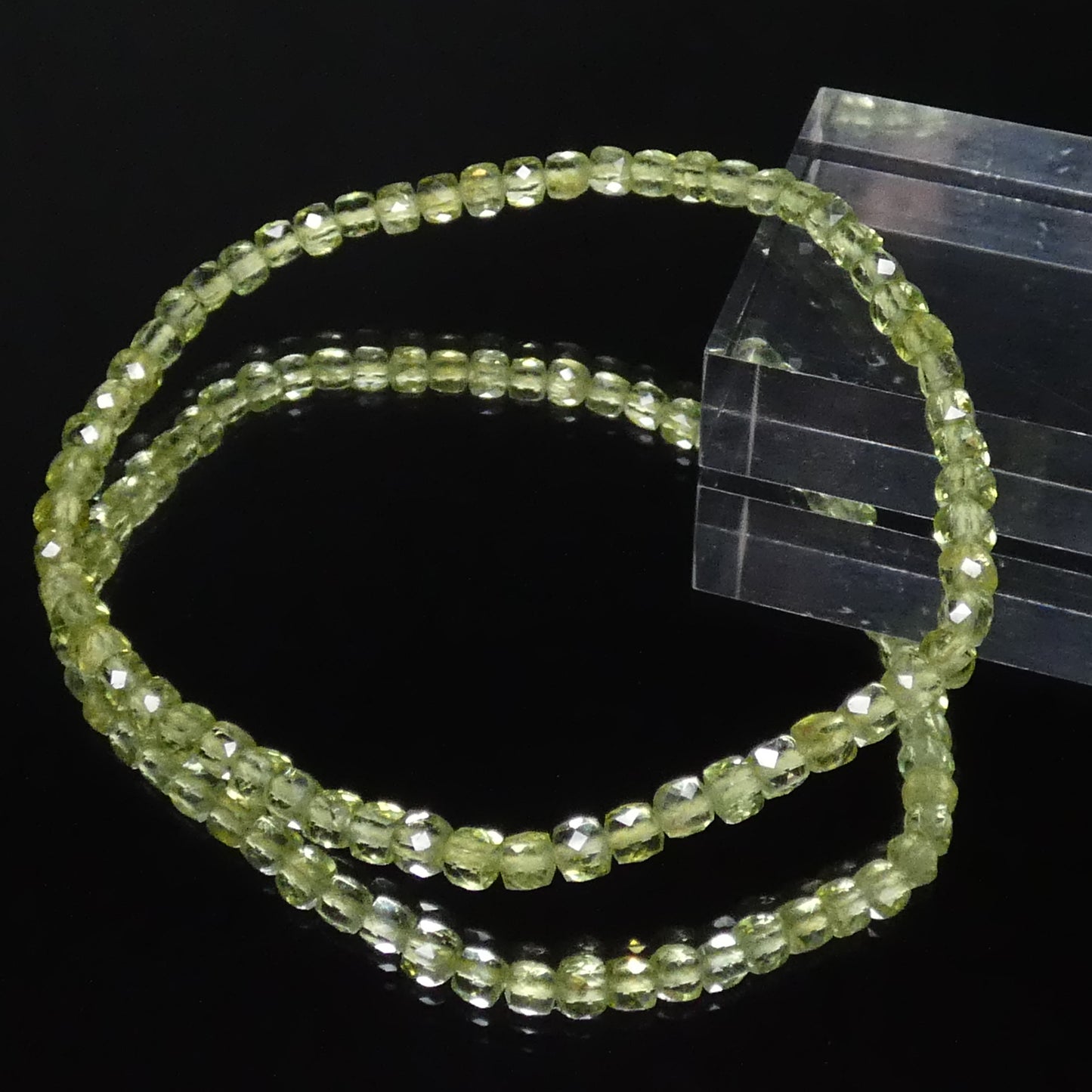 ペリドット(橄欖石) ブレスレット 5A 内周16㎝ 約3.1mm×3.0mm