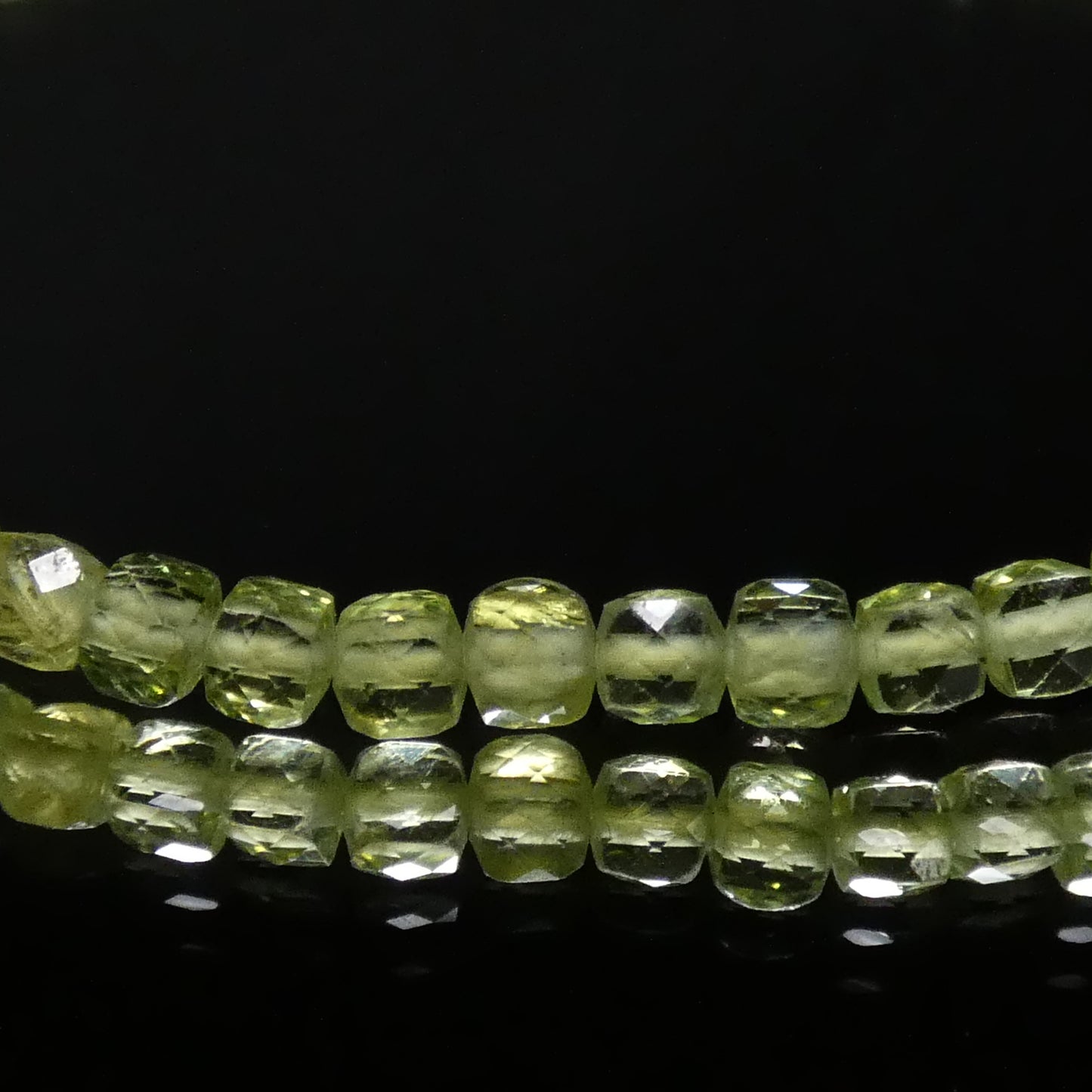 ペリドット(橄欖石) ブレスレット 5A 内周16㎝ 約3.1mm×3.0mm