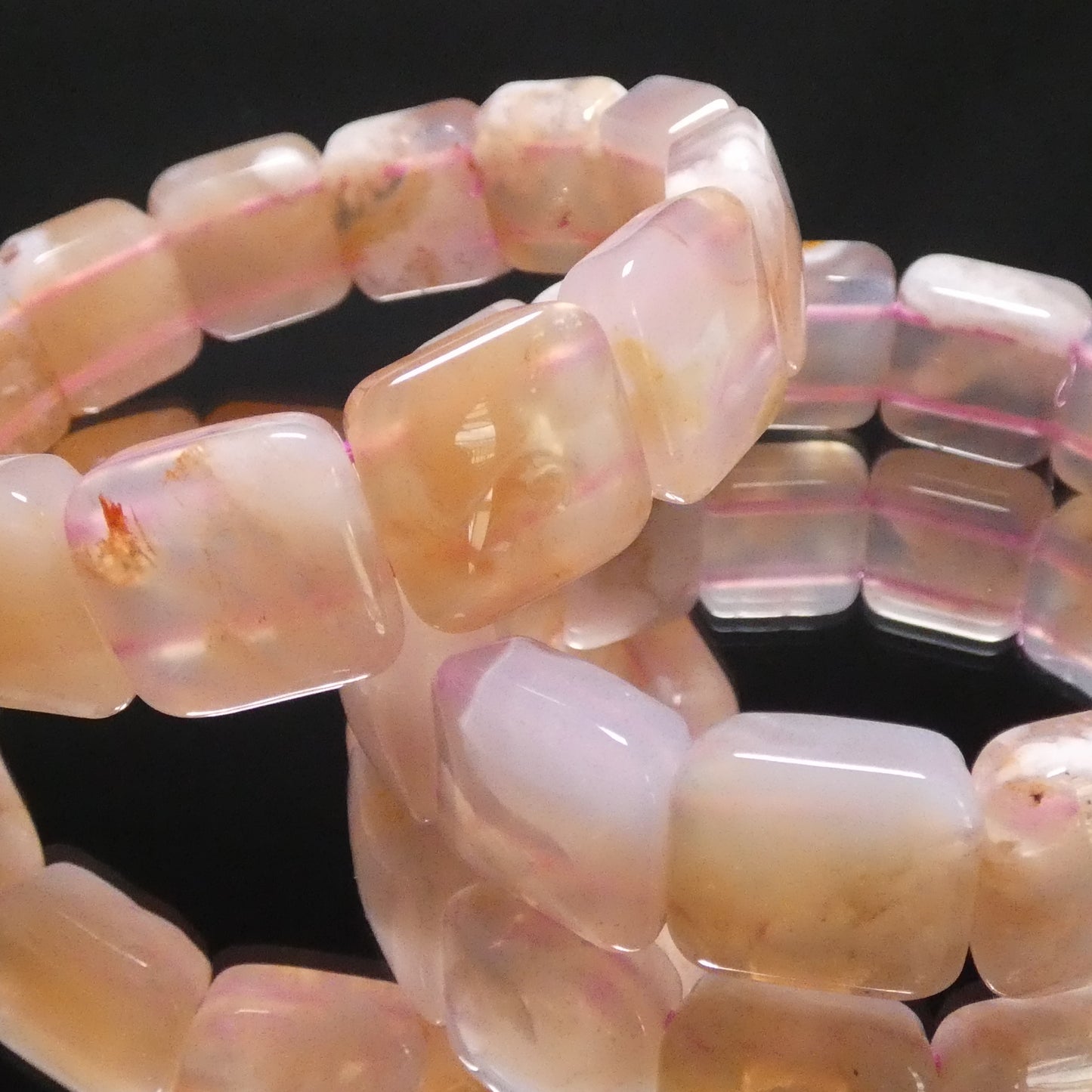 桜アゲートバングル 4A マダガスカル産 内周16.5㎝ 約15.4mm×15.4mm