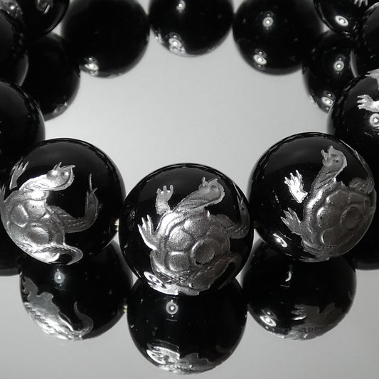 オニキス極上彫刻 ブレスレット 北の神 玄武(亀) 内周16㎝ 直径約18mm【B2158】