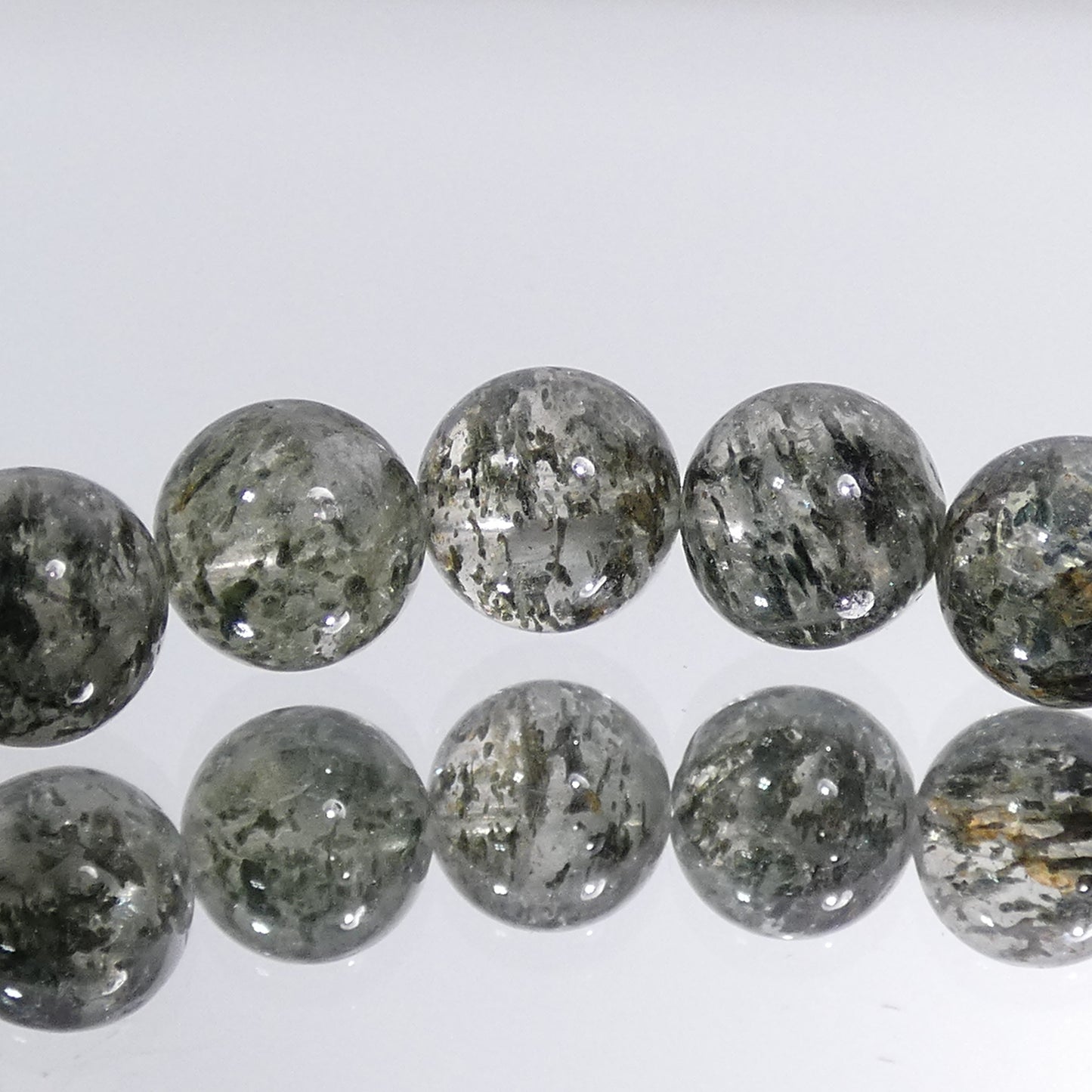グリーンマイカ水晶 ブレスレット 4A 内周15.5㎝ 直径約7.5mm【B3131】