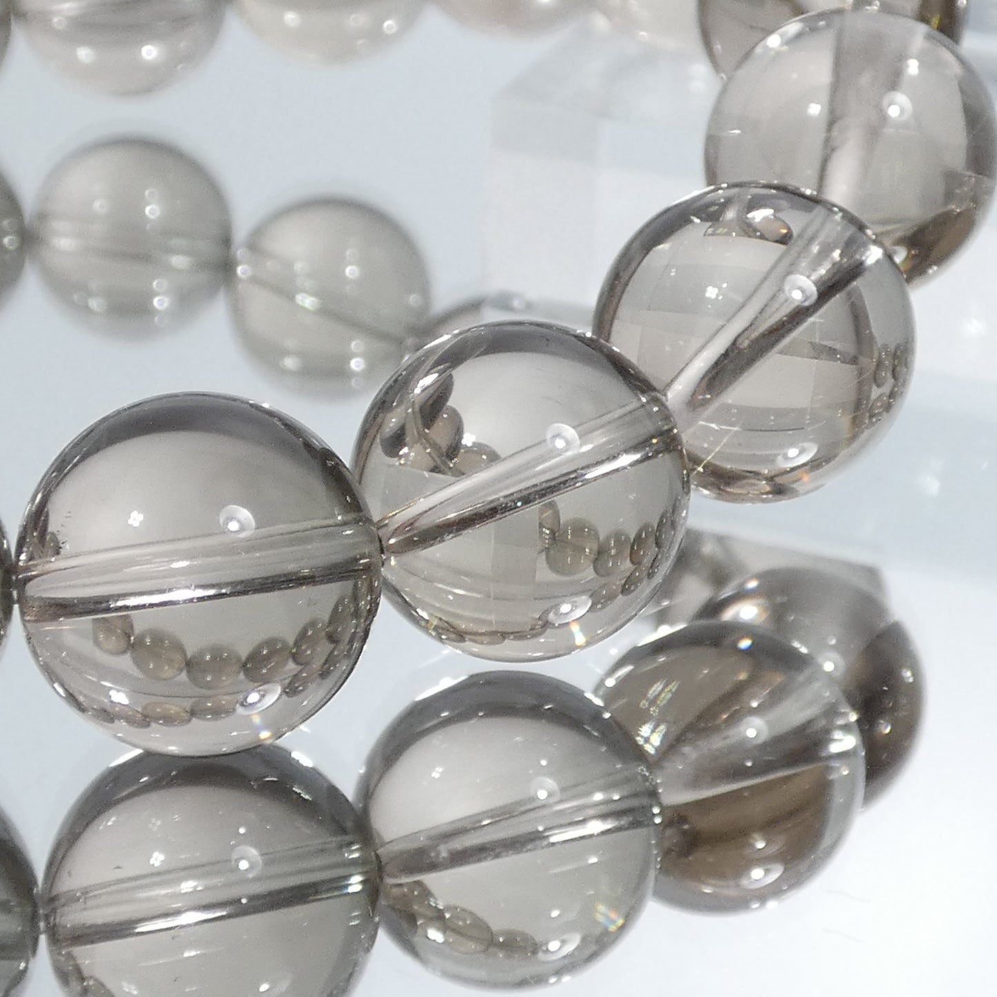 ライトスモーキークォーツ ブレスレット 5A 内周17.5㎝ 直径約12.6mm【B2608】