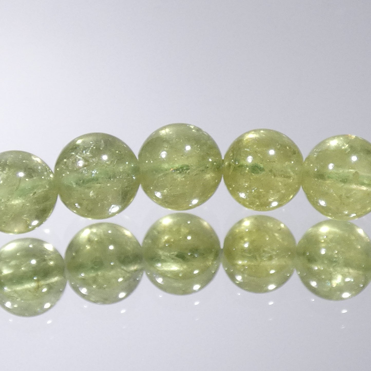 ツァボライト(グリーンガーネット) ブレスレット 4A＋ 内周15㎝ 直径約6.7mm【B0050】