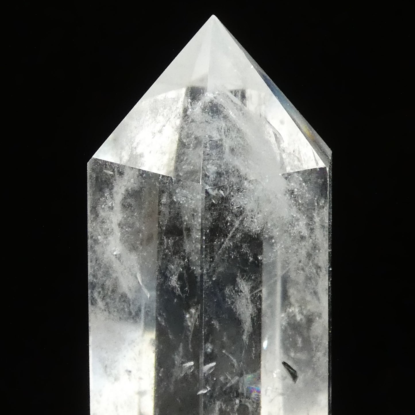 水晶ポイント ブラジル産 高さ約8.6cm 幅約3.3㎝ 奥行約3㎝ 約139g【G0105】