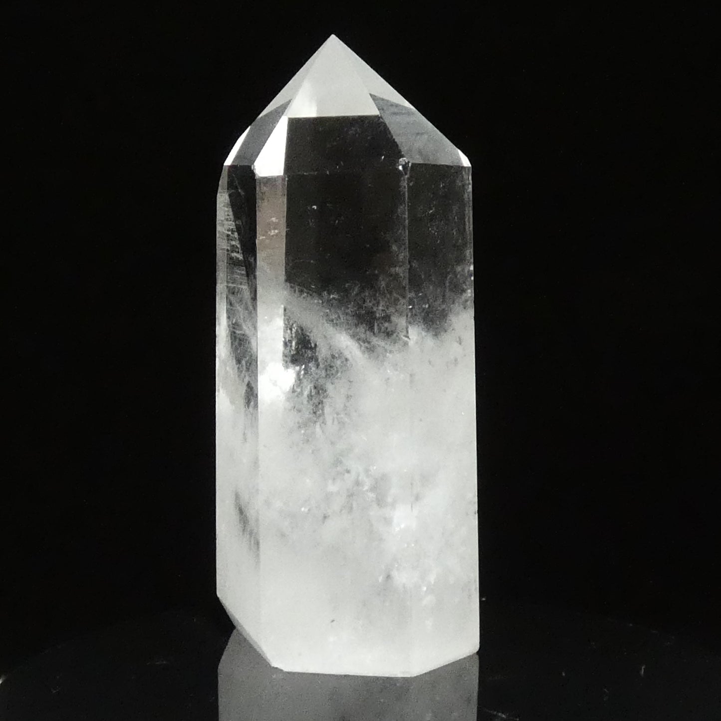 水晶ポイント ブラジル産 高さ約8.2cm 幅約3.6㎝ 奥行約3.4㎝ 約143g【G0106】