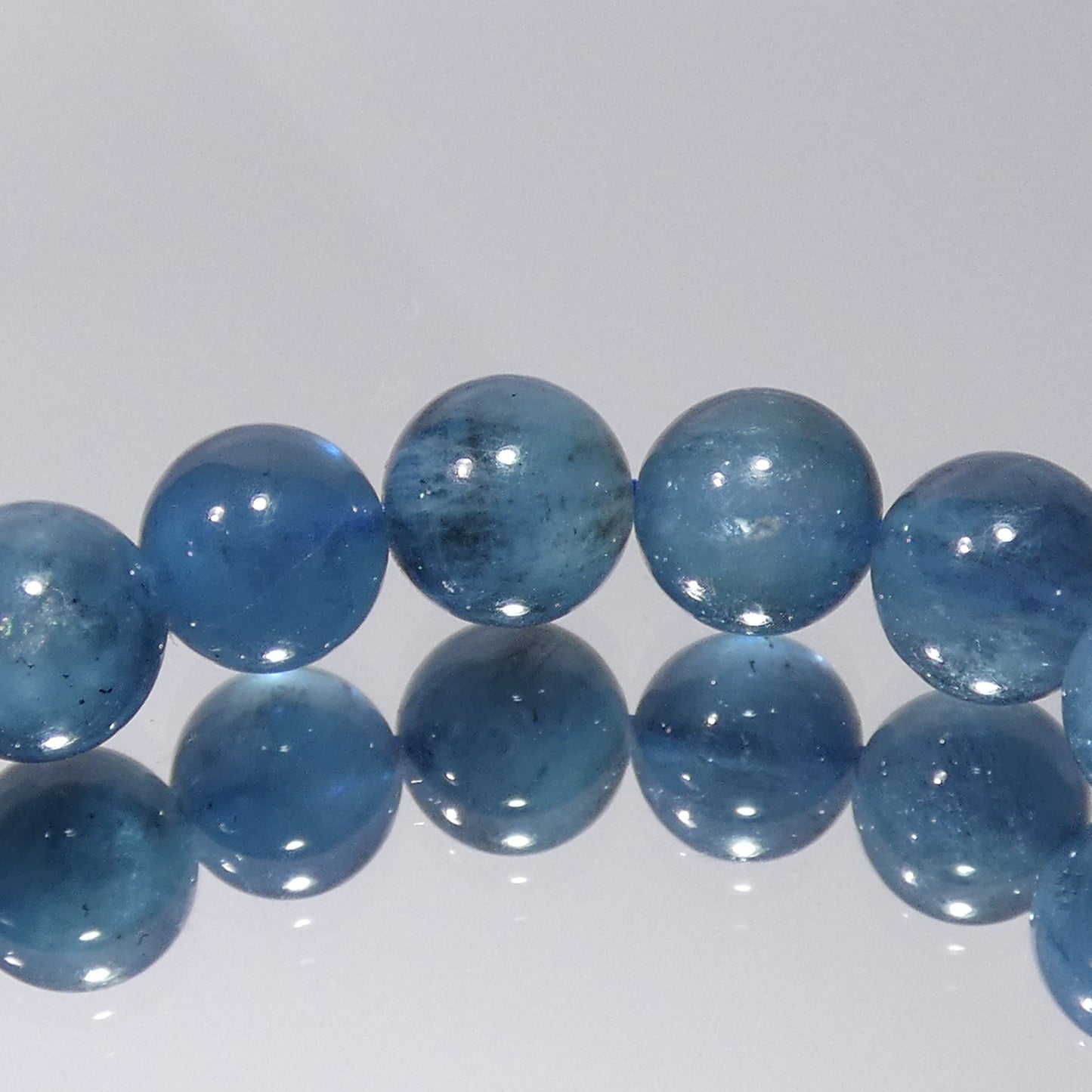 アクアマリン サンタマリアブルー ブレスレット 4A 内周16.5㎝ 直径約7.8mm【B0155】