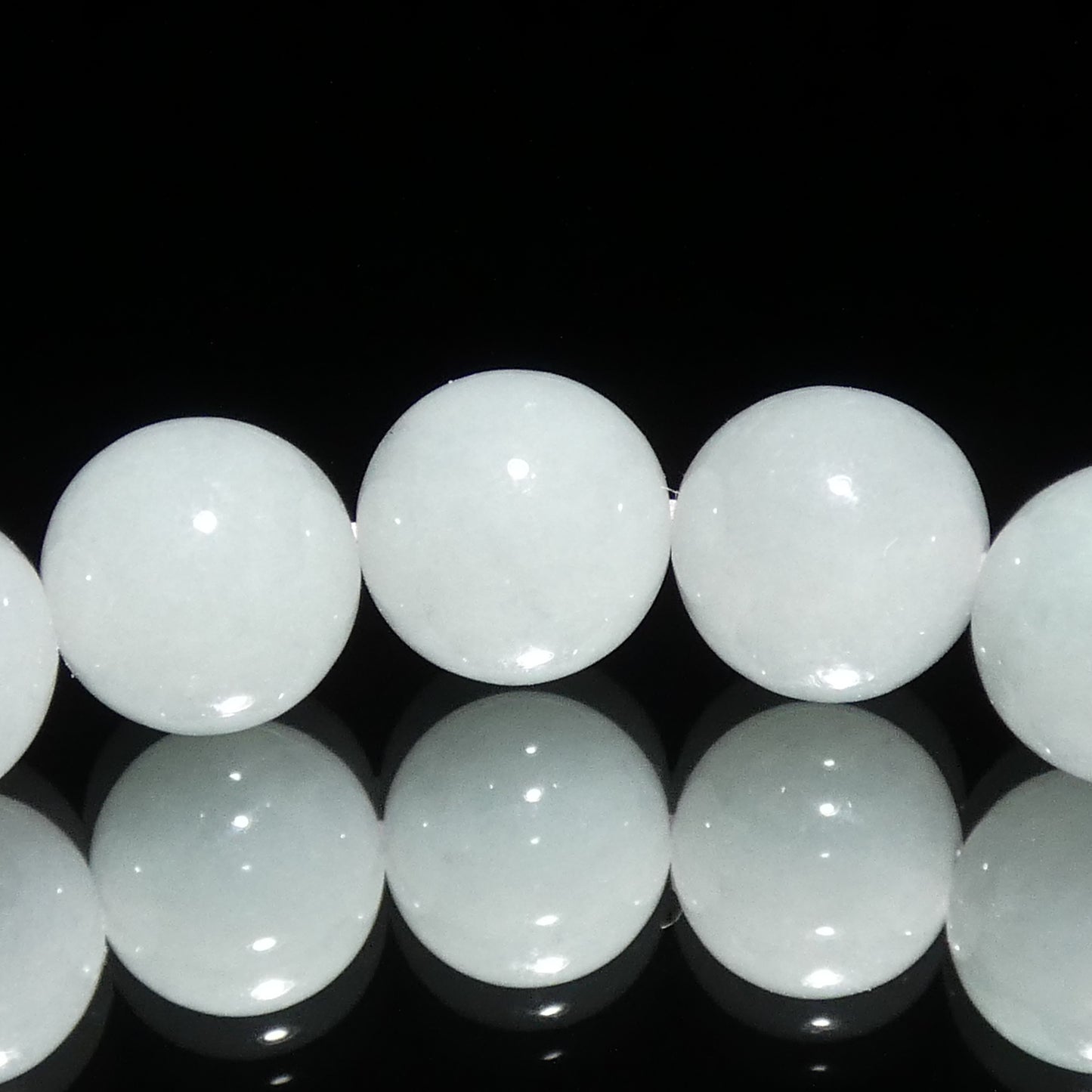 ブルー本ヒスイ ブレスレット ミャンマー産 5A 内周16㎝ 直径約8.2mm【B0261】