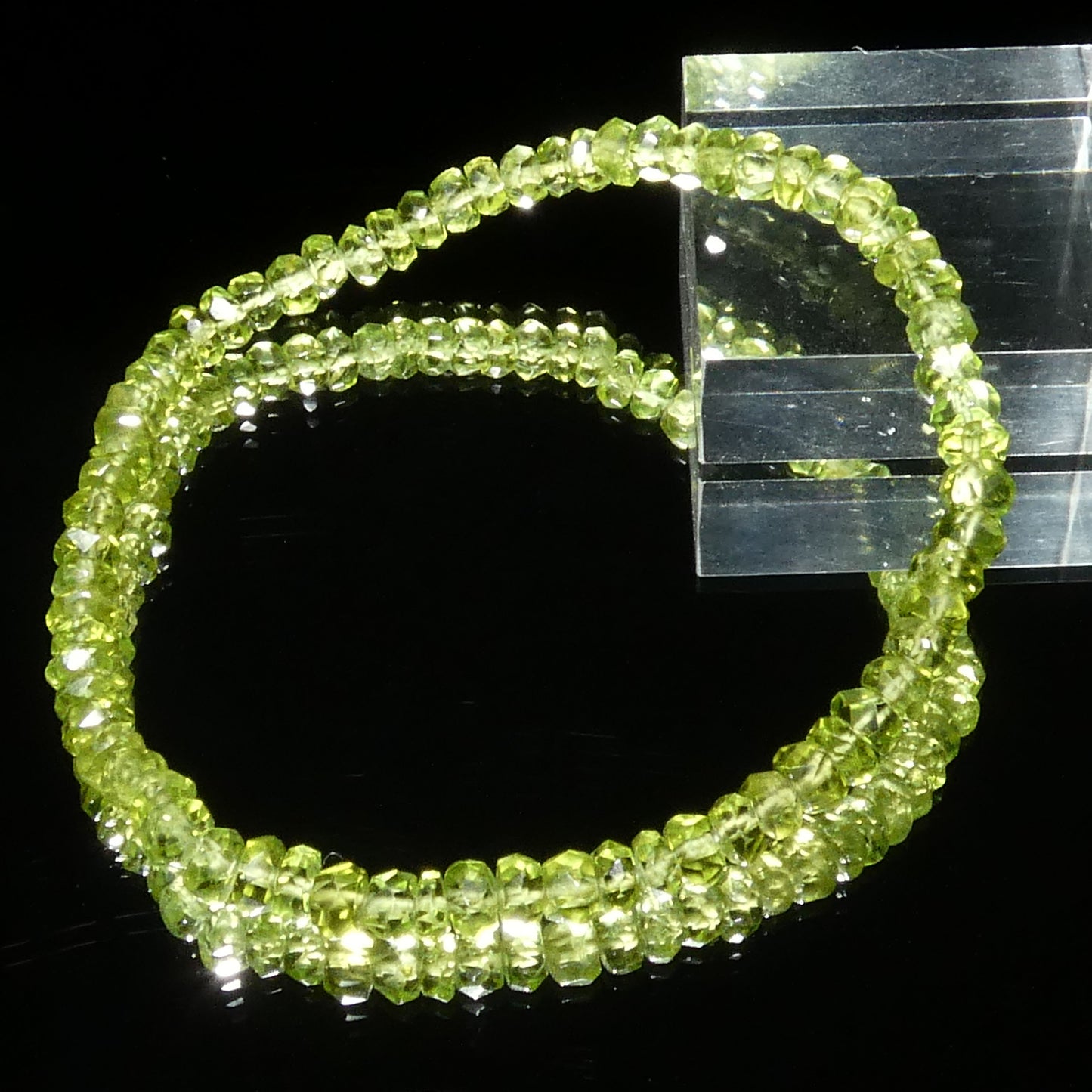 ペリドット(橄欖石) ブレスレット 5A 内周16㎝ 直径約4.6mm 【B0223】