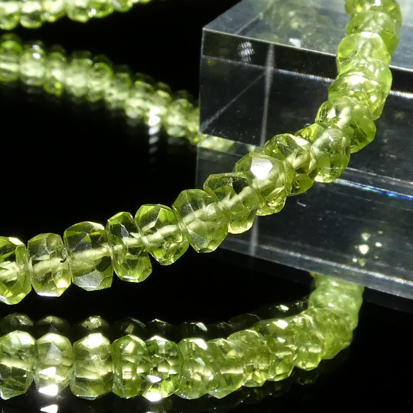 ペリドット(橄欖石) ブレスレット 5A 内周16㎝ 直径約4.6mm 【B0223】