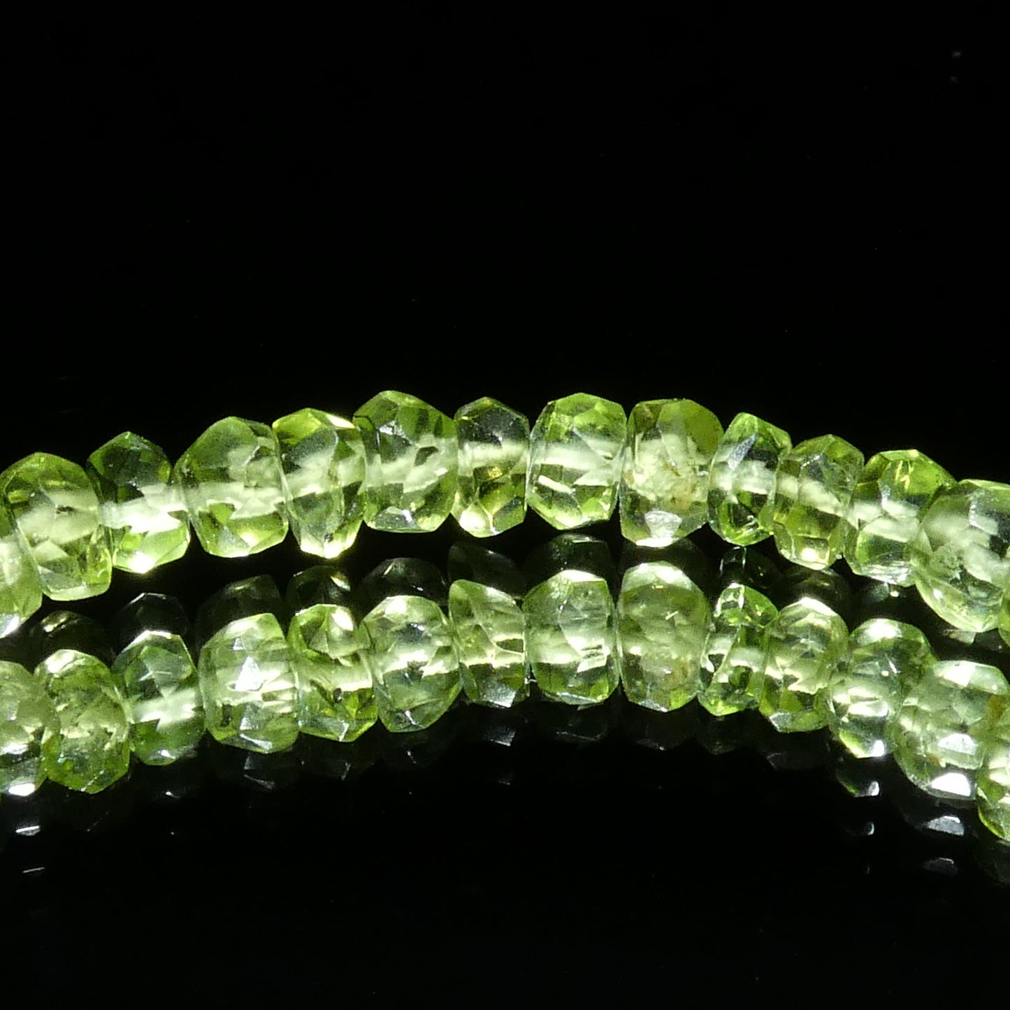 ペリドット(橄欖石) ブレスレット 5A 内周16㎝ 直径約4.6mm 【B0223】