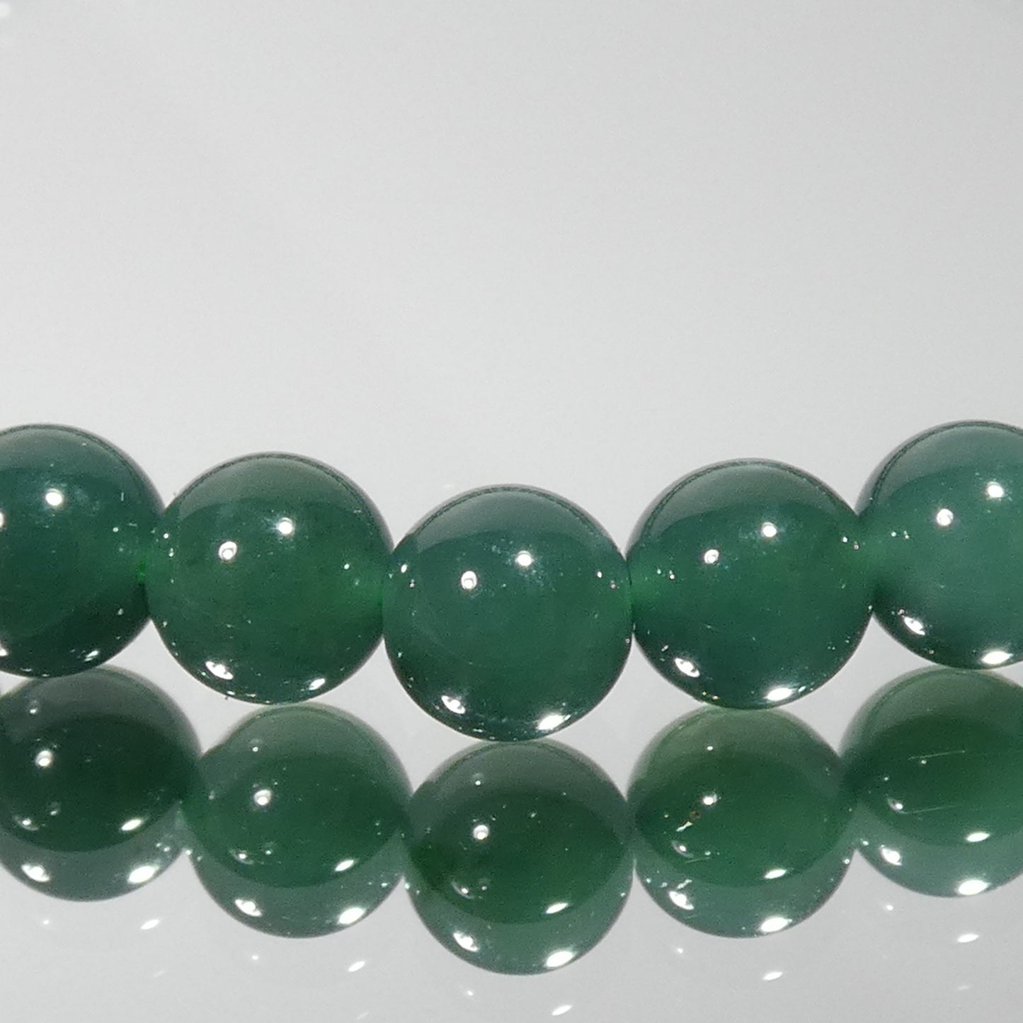 天然ヒスイ ブレスレット グアテマラ産 5A 内周15.5㎝ 直径約6mm【B1106】