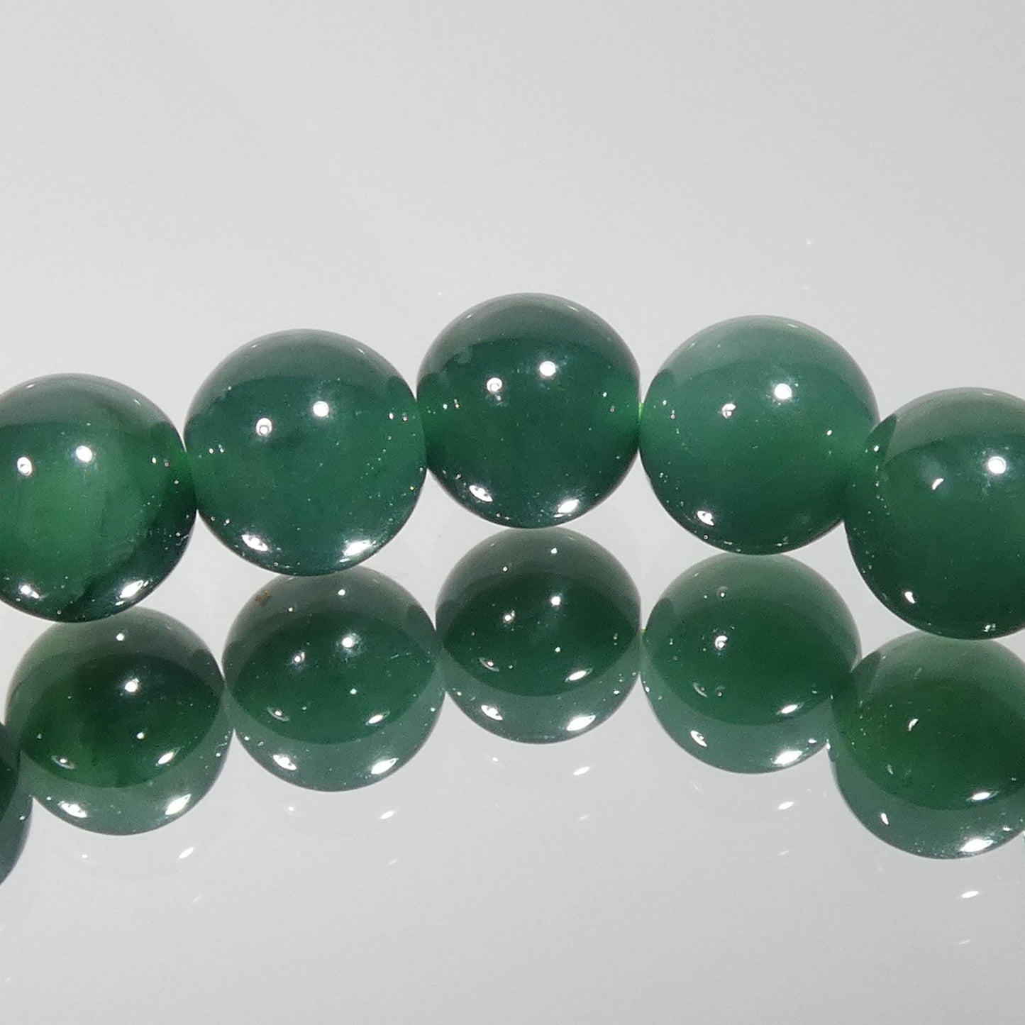 天然ヒスイ ブレスレット グアテマラ産 5A 内周15.5㎝ 直径約6mm【B1106】