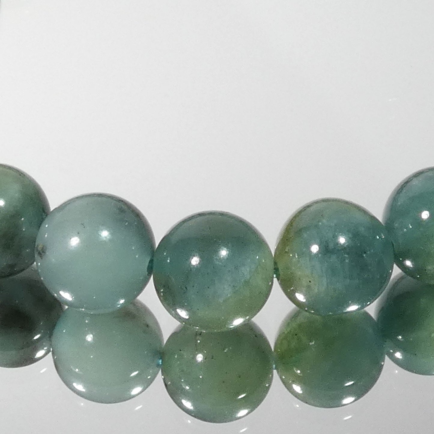 アクアマリン(ブルーグリーンベリル) ブレスレット 3A 内周16㎝ 直径約8mm【B0167】
