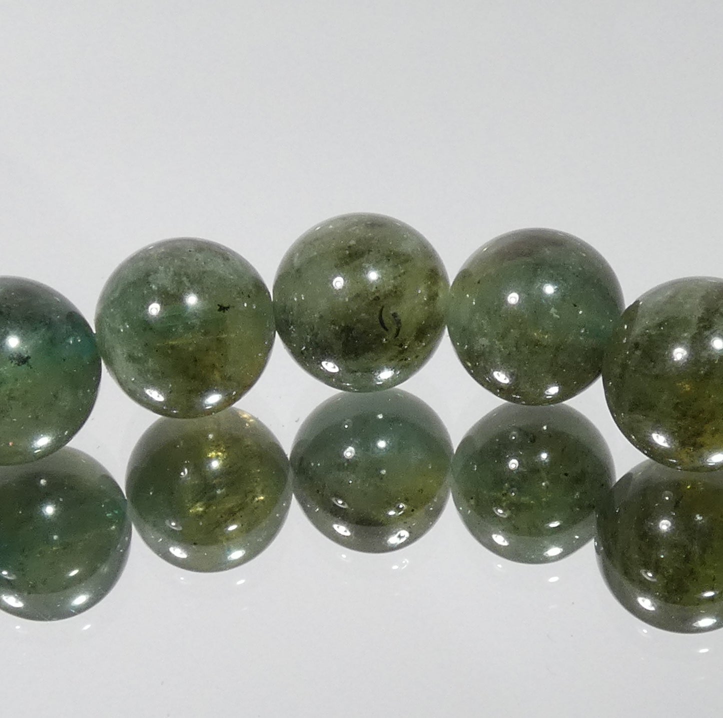 アクアマリン(ブルーグリーンベリル) ブレスレット 3A 内周16㎝ 直径約8.1mm【B0221】