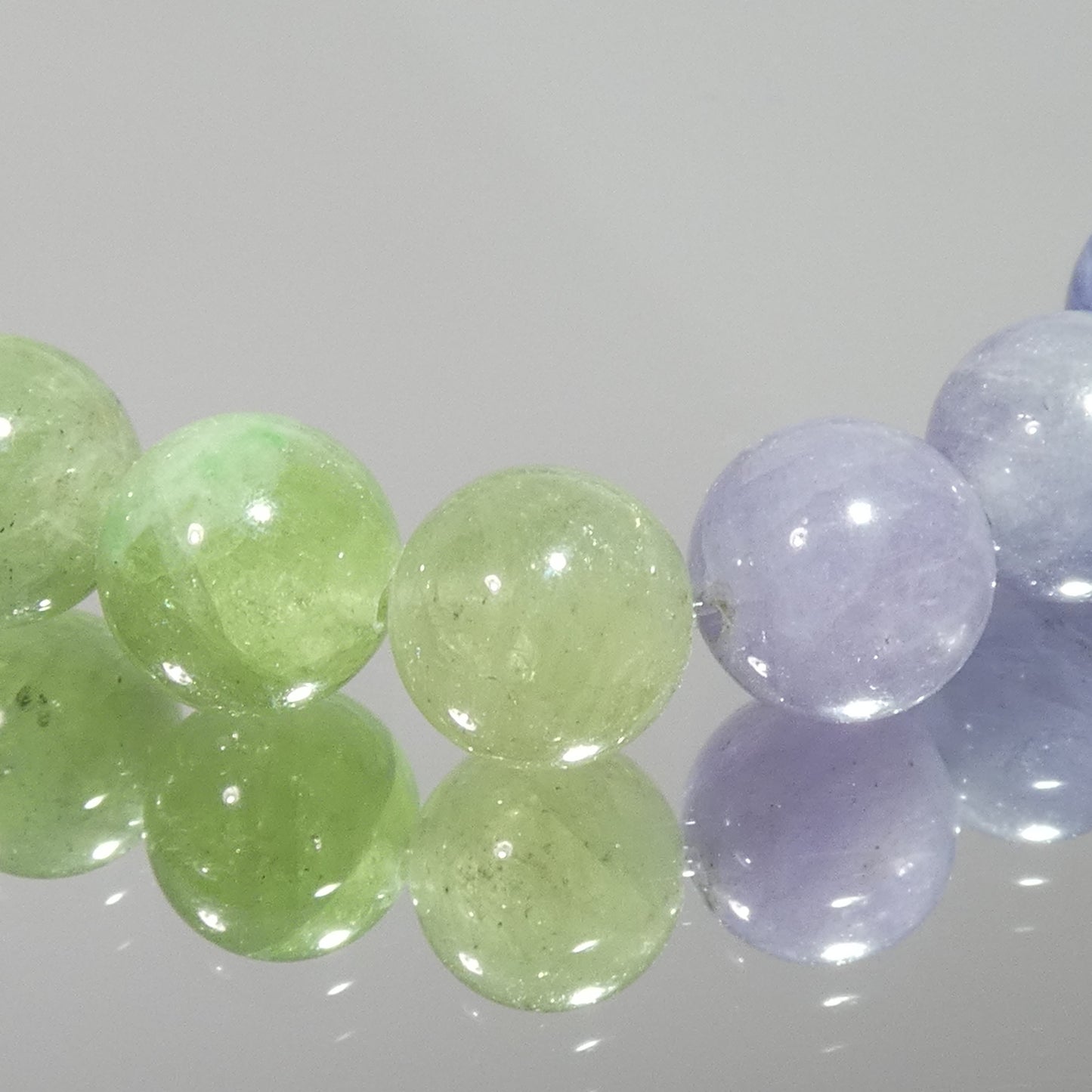 ツァボライト タンザナイト共生 ブレスレット 4A 内周15.5㎝ 直径約7mm【B0184】