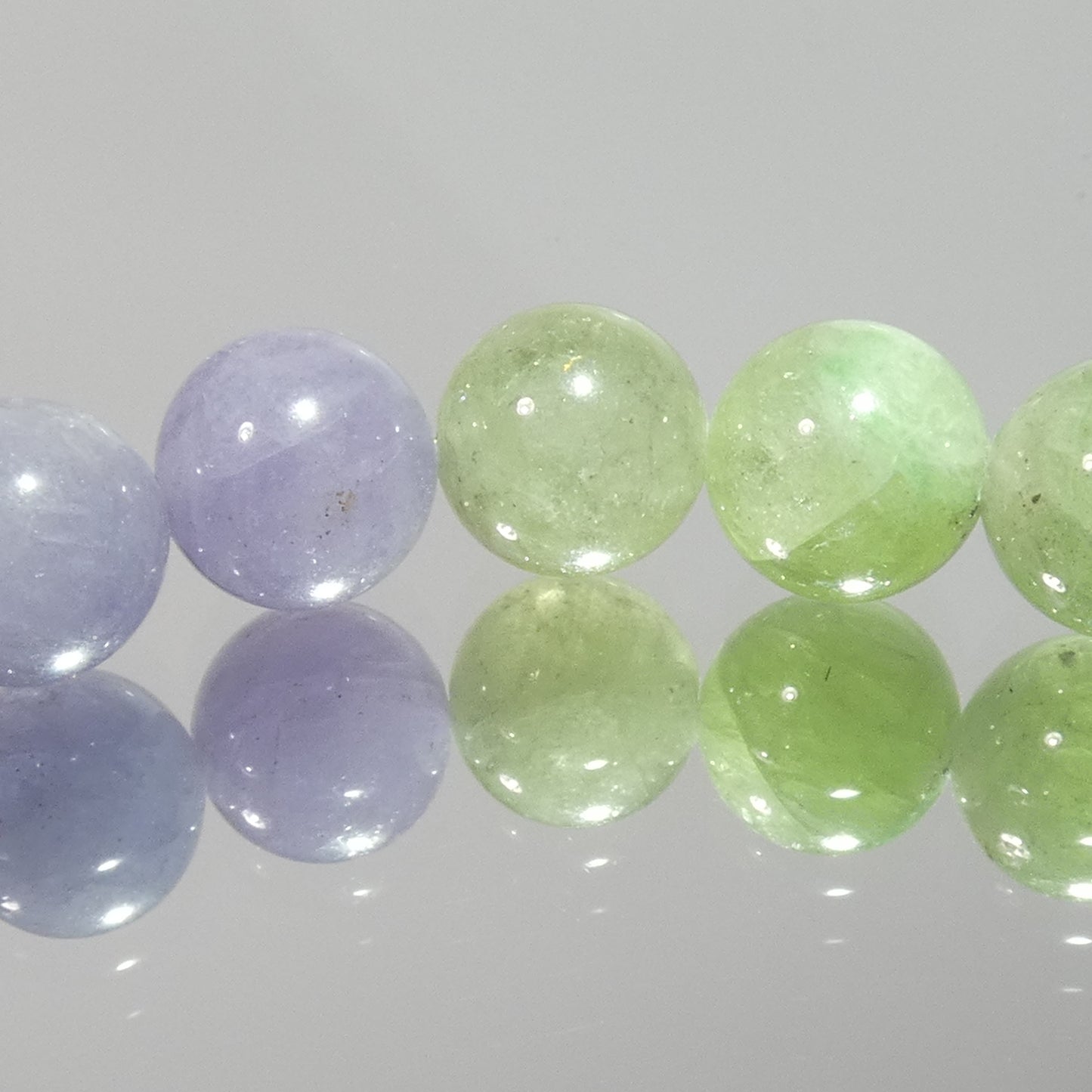 ツァボライト タンザナイト共生 ブレスレット 4A 内周15.5㎝ 直径約7mm【B0184】