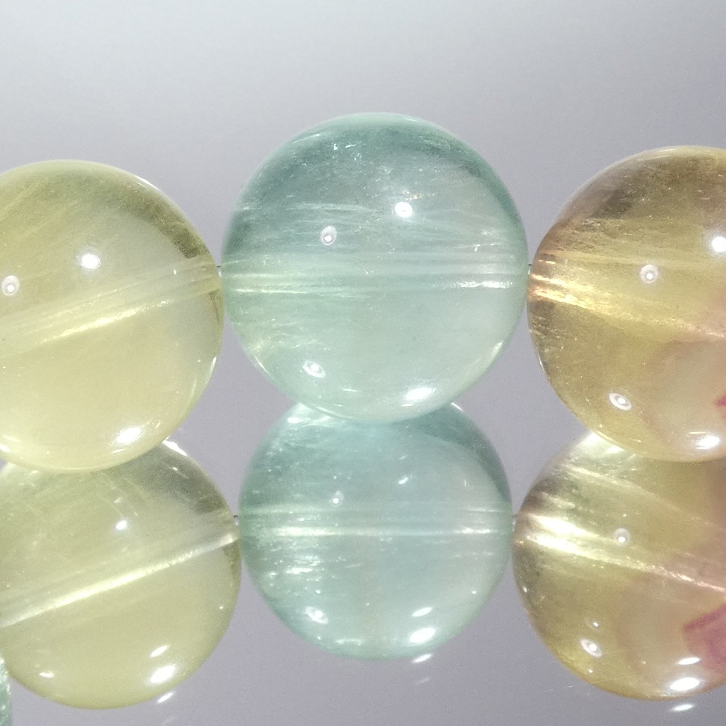 大玉フローライト マルチキャンディ ブレスレット 4A 内周17㎝ 直径約15.7mm【B0285】