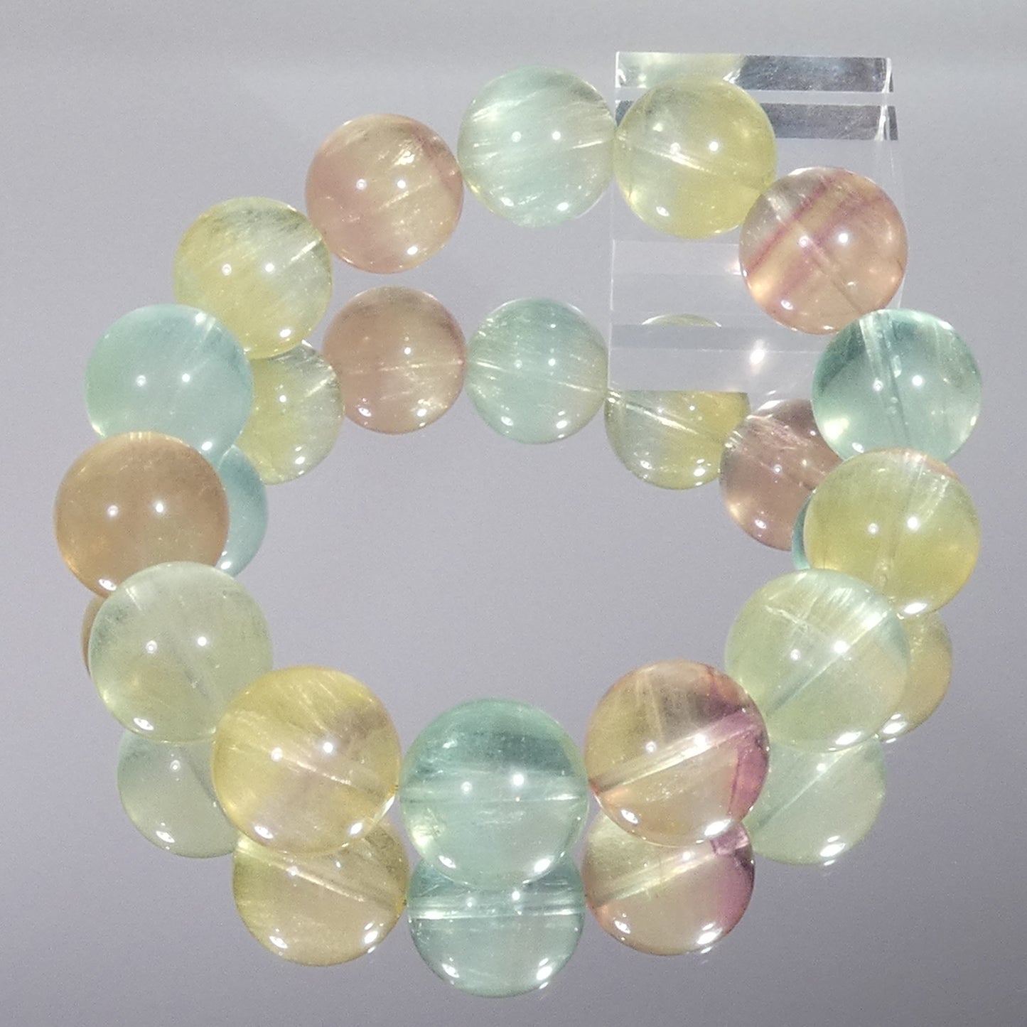 大玉フローライト マルチキャンディ ブレスレット 4A 内周17.5㎝ 直径約16.3mm【B0286】