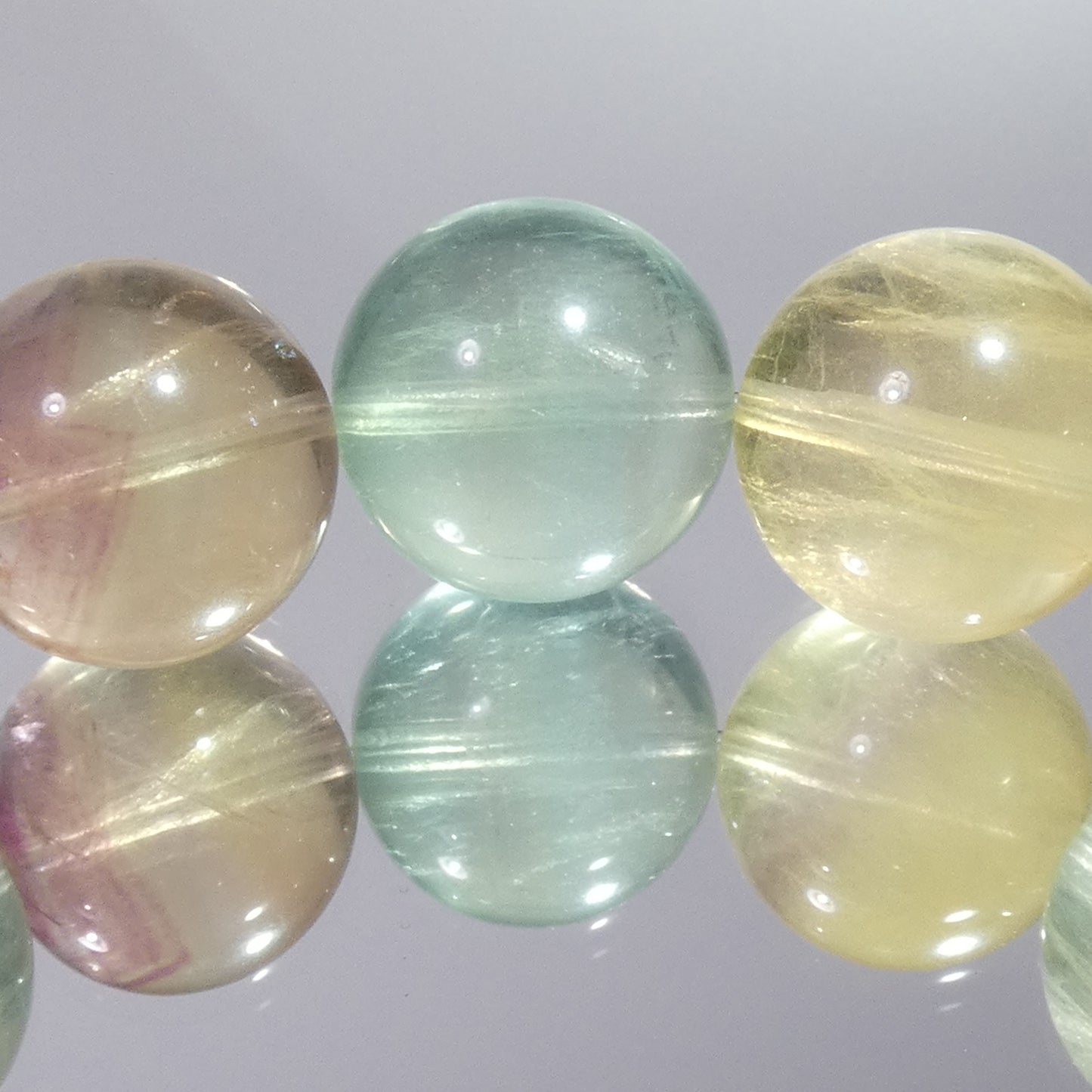大玉フローライト マルチキャンディ ブレスレット 4A 内周17.5㎝ 直径約16.3mm【B0286】