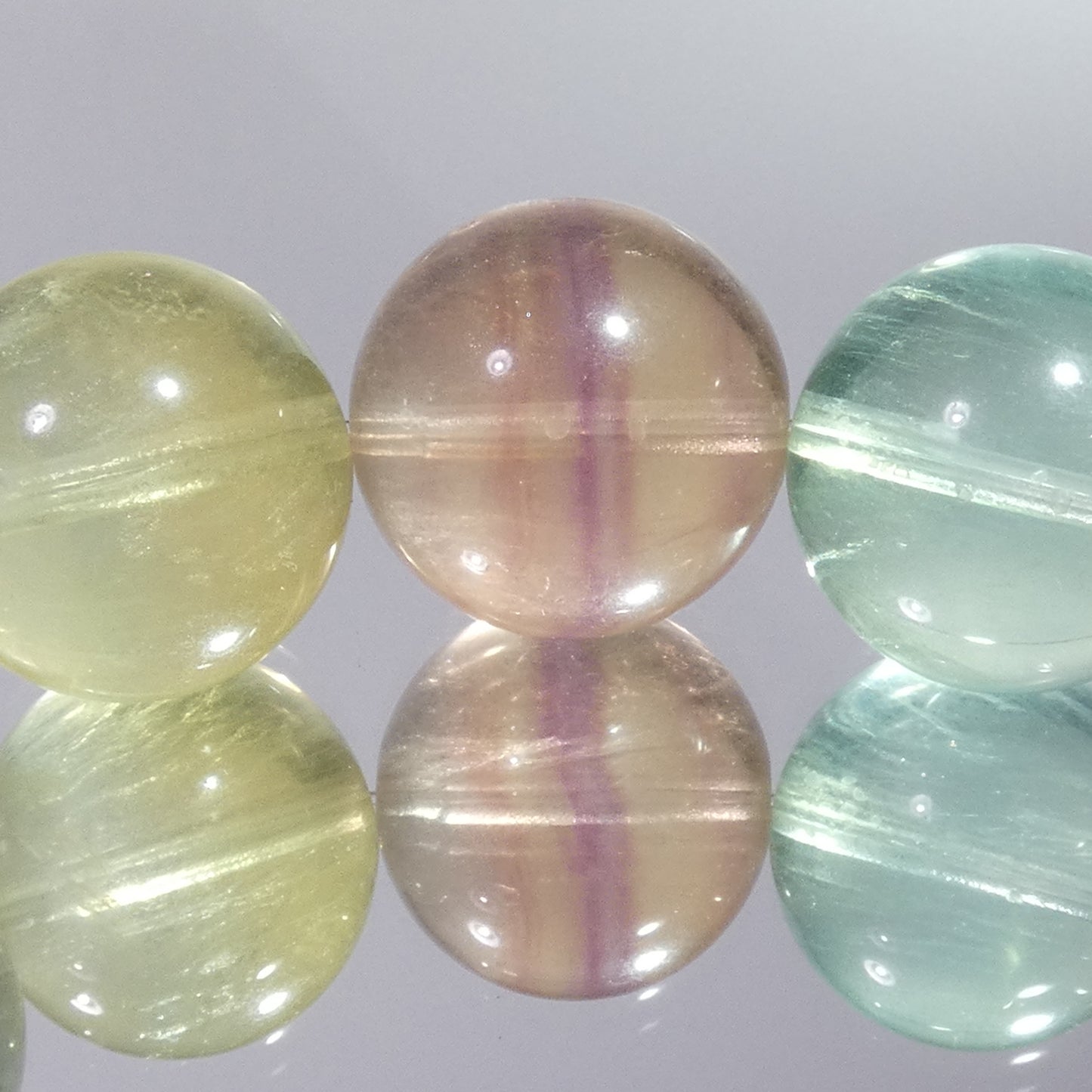 大玉フローライト マルチキャンディ ブレスレット 4A 内周17.5㎝ 直径約16.3mm【B0286】
