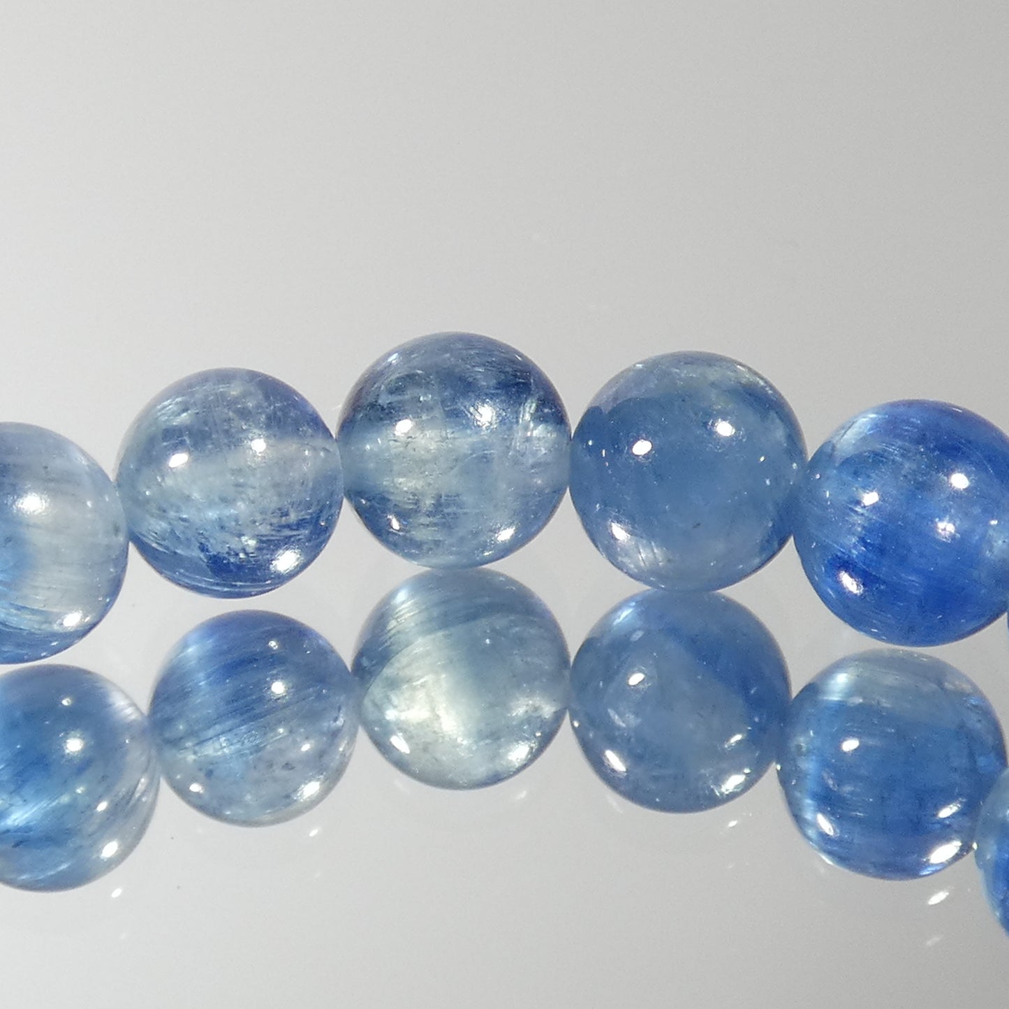 カイヤナイトインクォーツ ブレスレット タンザニア産 5A 内周15.5㎝ 直径約6.8mm【B0170】