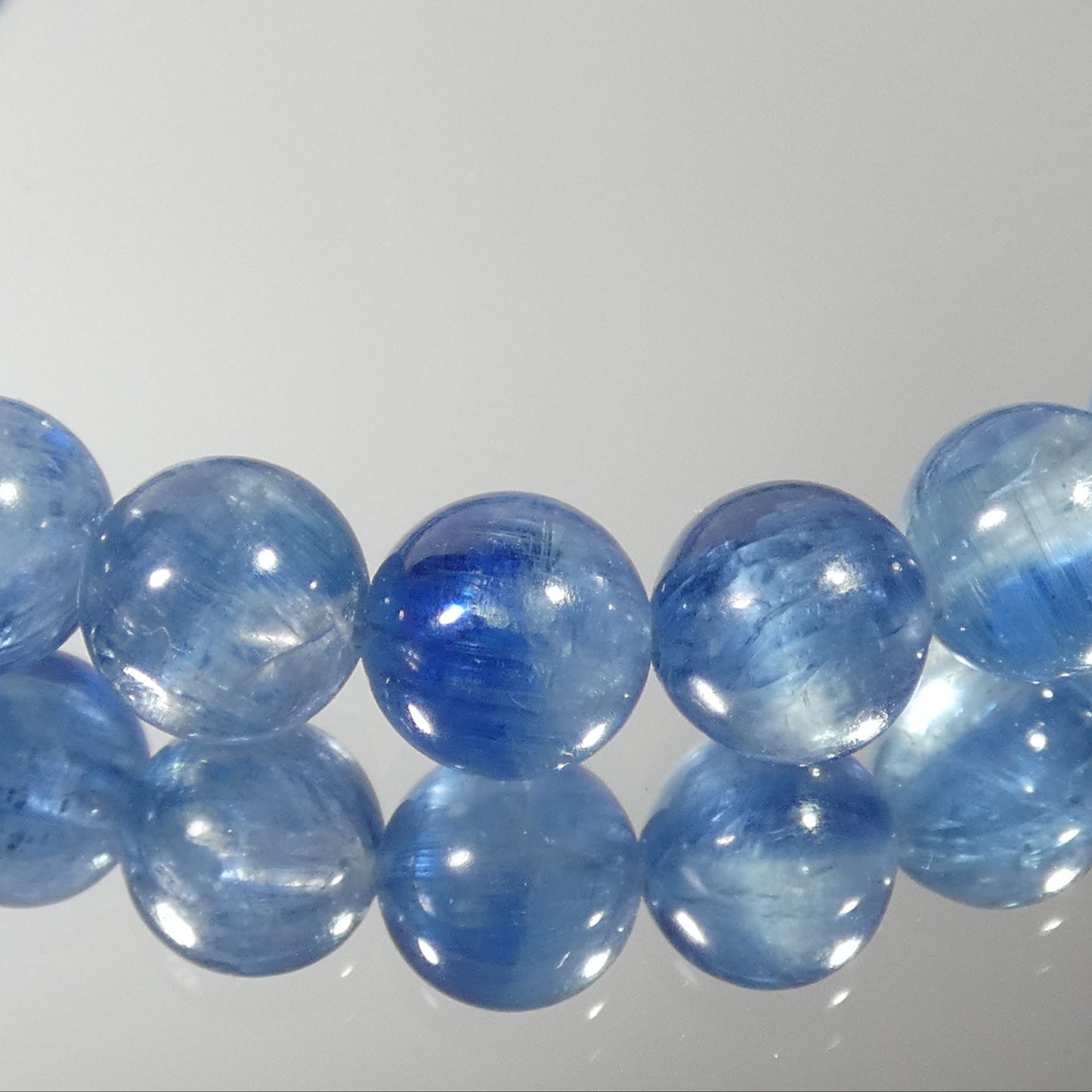 カイヤナイトインクォーツ ブレスレット タンザニア産 5A 内周15.5㎝ 直径約6.8mm【B0170】