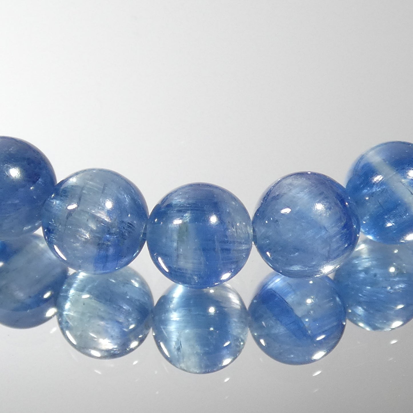 カイヤナイトインクォーツ ブレスレット タンザニア産 5A 内周16㎝ 直径約6.8mm【B0171】