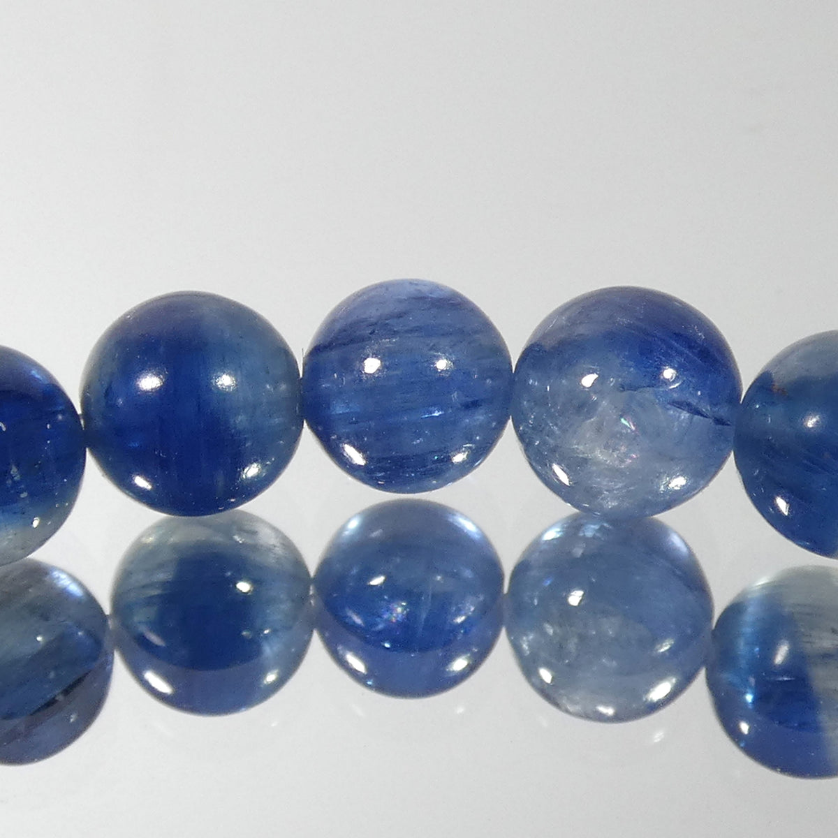 カイヤナイトインクォーツ ブレスレット タンザニア産 天然色 5A 内周15.5㎝ 直径約5.8mm【B0407】