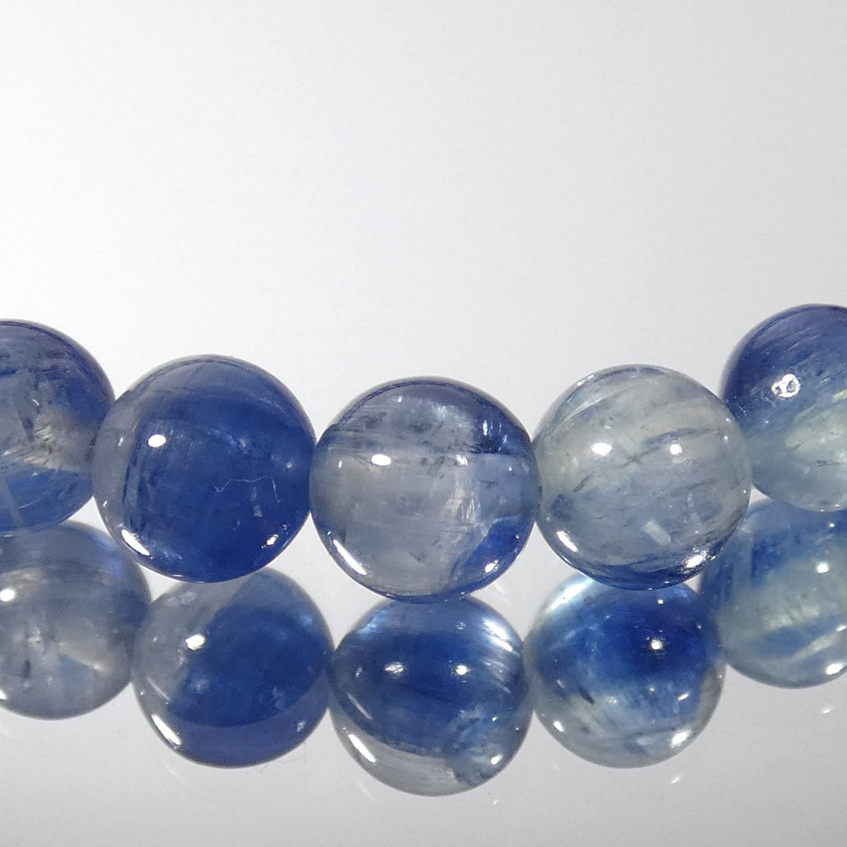 カイヤナイトインクォーツ ブレスレット タンザニア産 天然色 5A 内周15.5㎝ 直径約5.8mm【B0407】