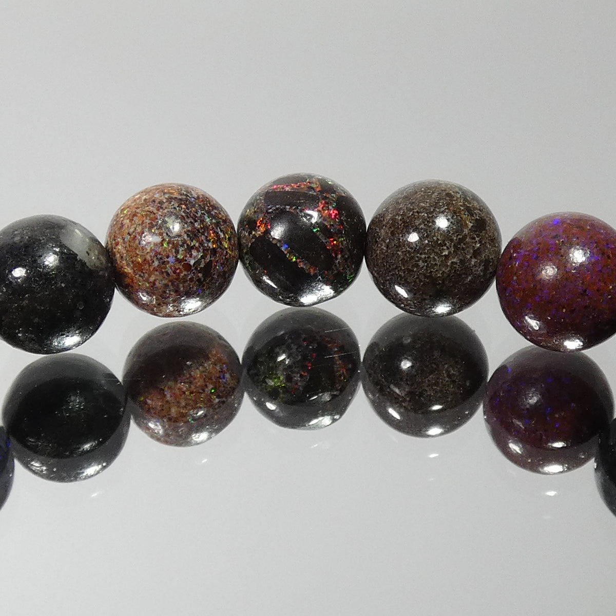 ブラックオパール ブレスレット オーストラリア産 4A 内周16㎝ 直径約6.8mm【B0535】